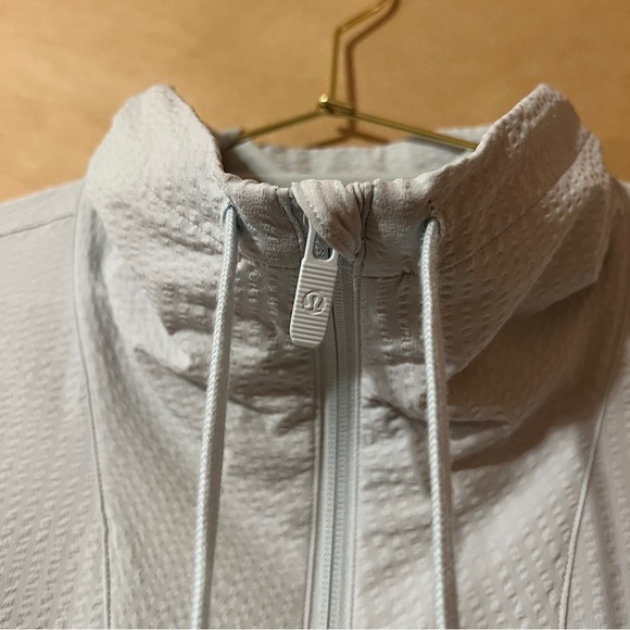Lululemon | Pack Light Pullover *Packable Half Zip Sweatshirt Ocean Air Size 4 - Picture 4 of 14